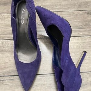 Purple suede Aldo pumps